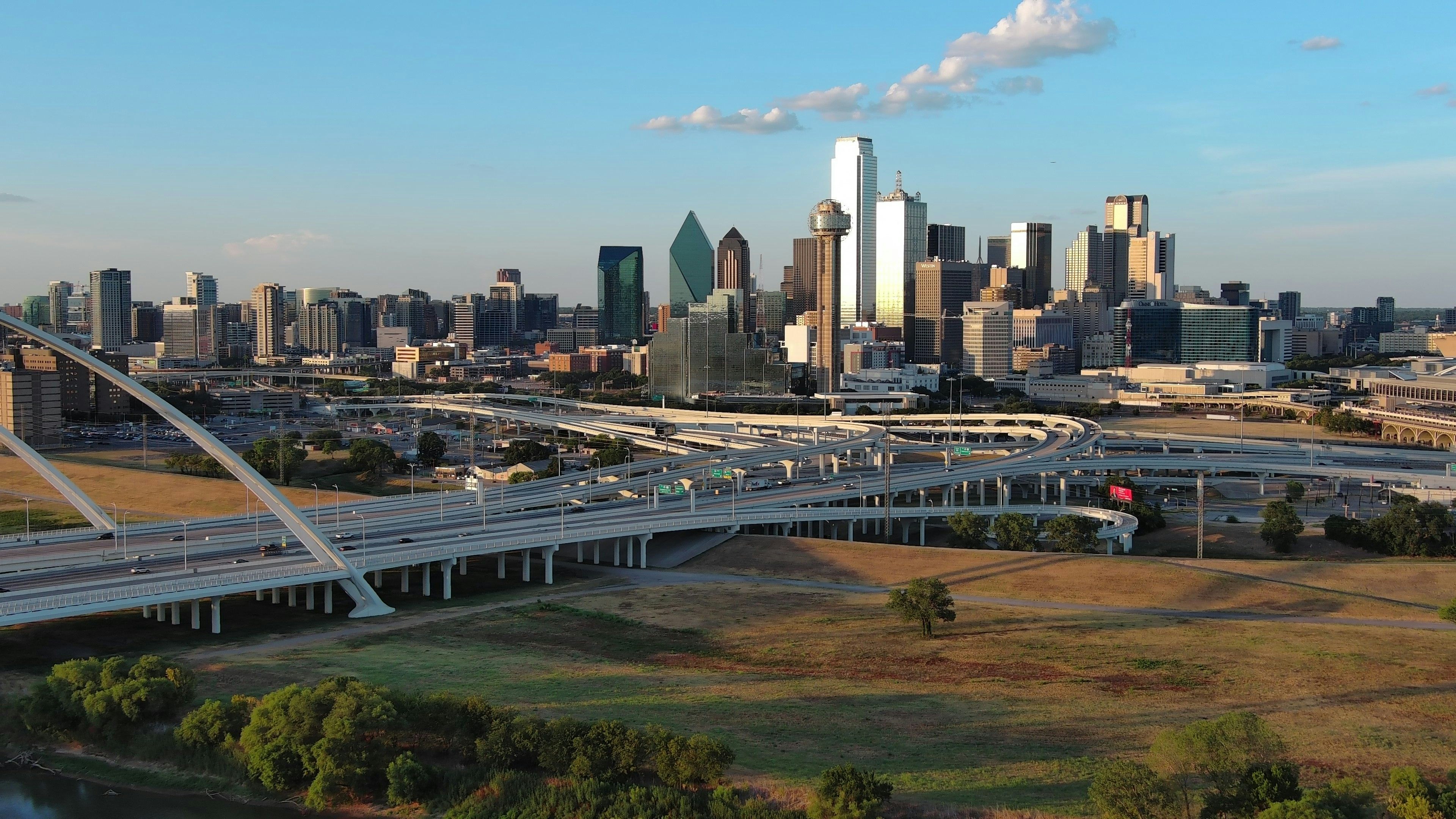 Dallas–Fort Worth, TX skyline — local weather forecast and conditions