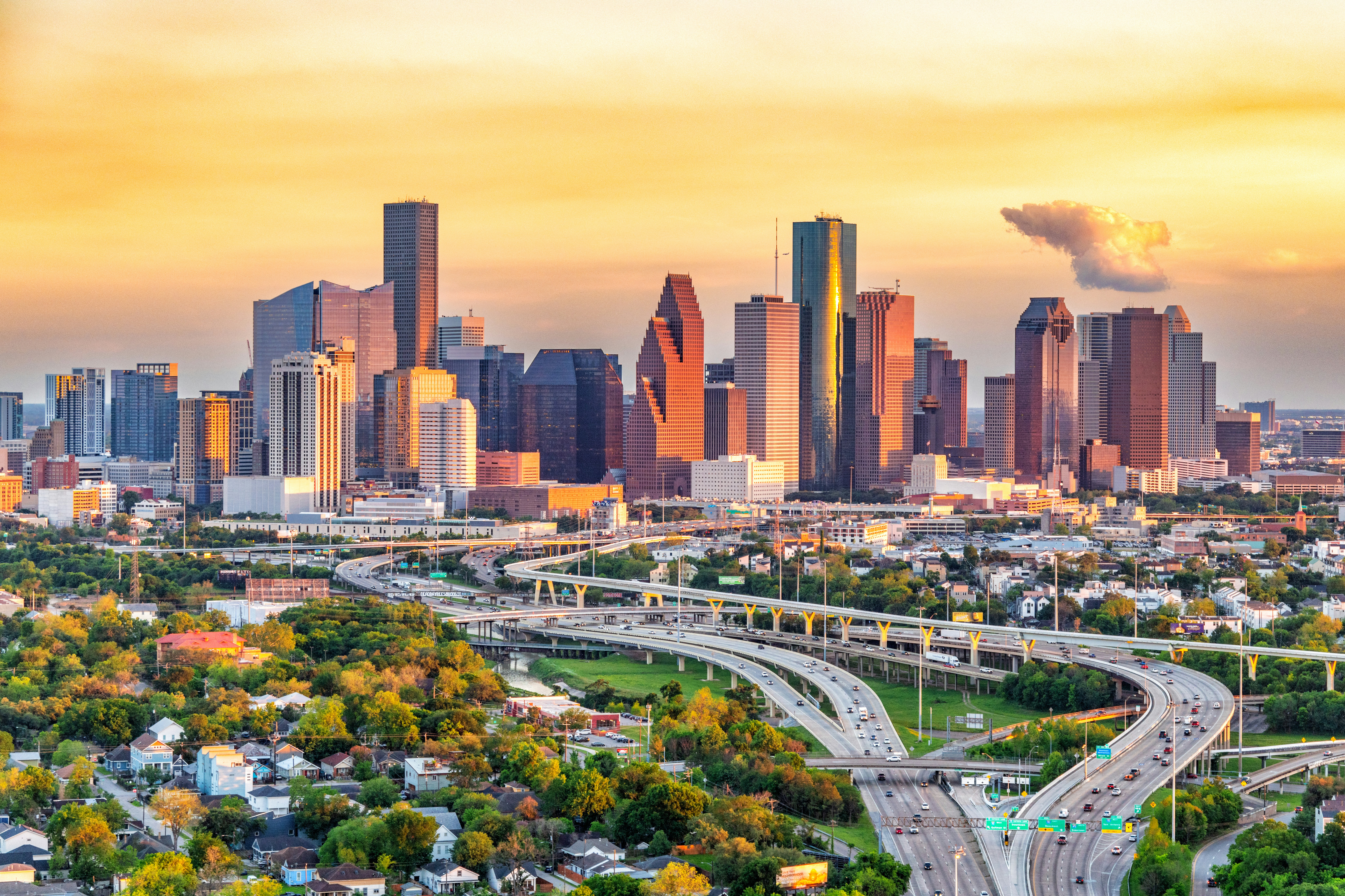 Houston, TX skyline — local weather forecast and conditions
